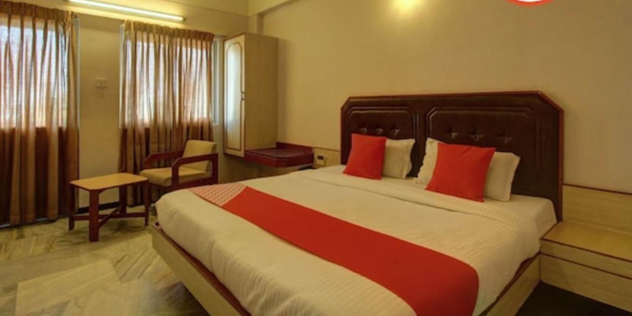 מדוראי Hotel Padmam מראה חיצוני תמונה