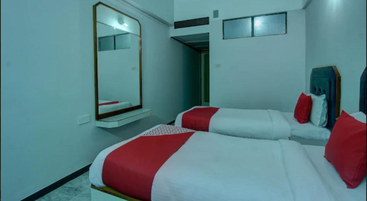 מדוראי Hotel Padmam מראה חיצוני תמונה
