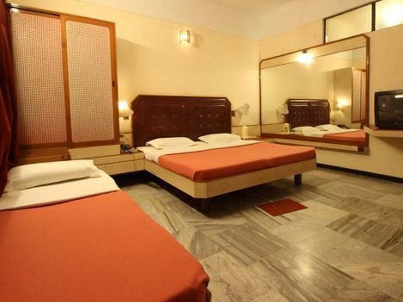 מדוראי Hotel Padmam מראה חיצוני תמונה