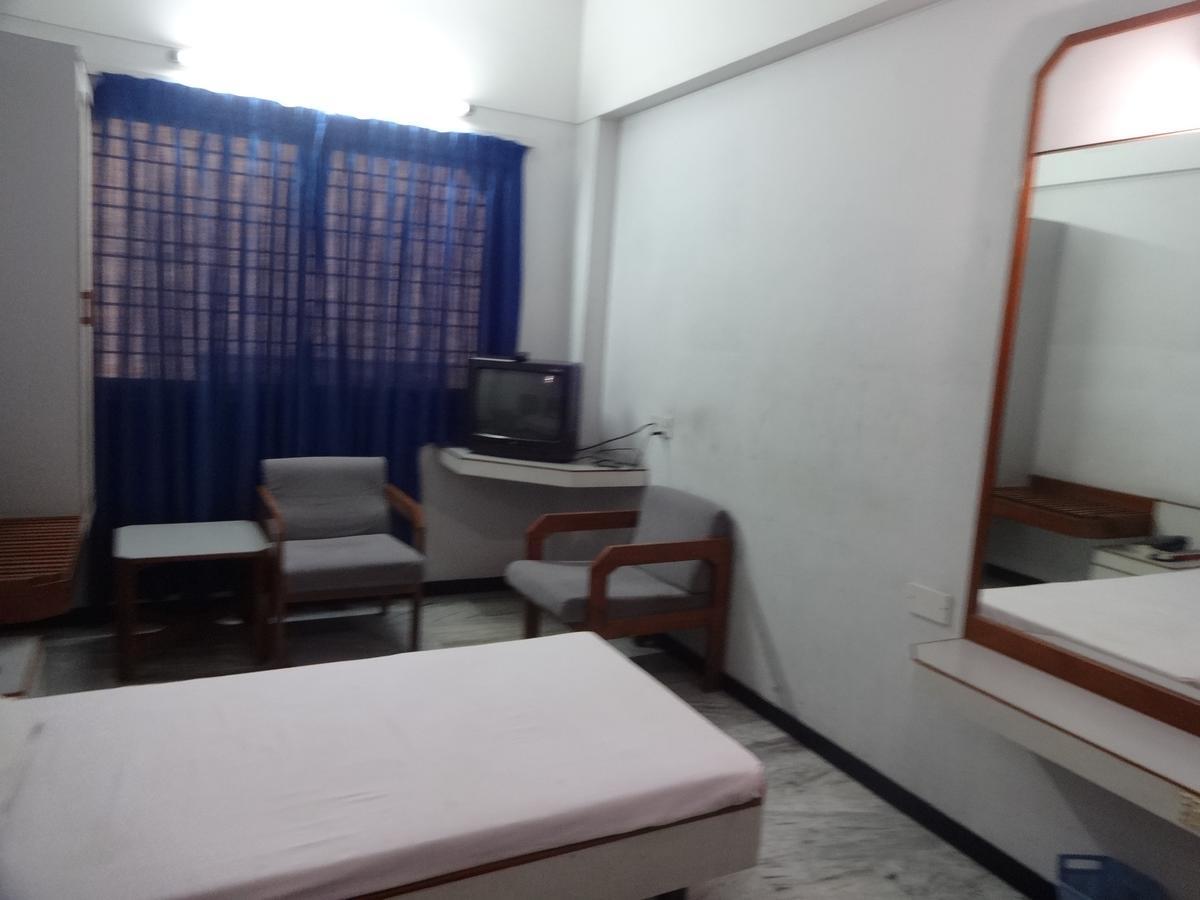 מדוראי Hotel Padmam מראה חיצוני תמונה