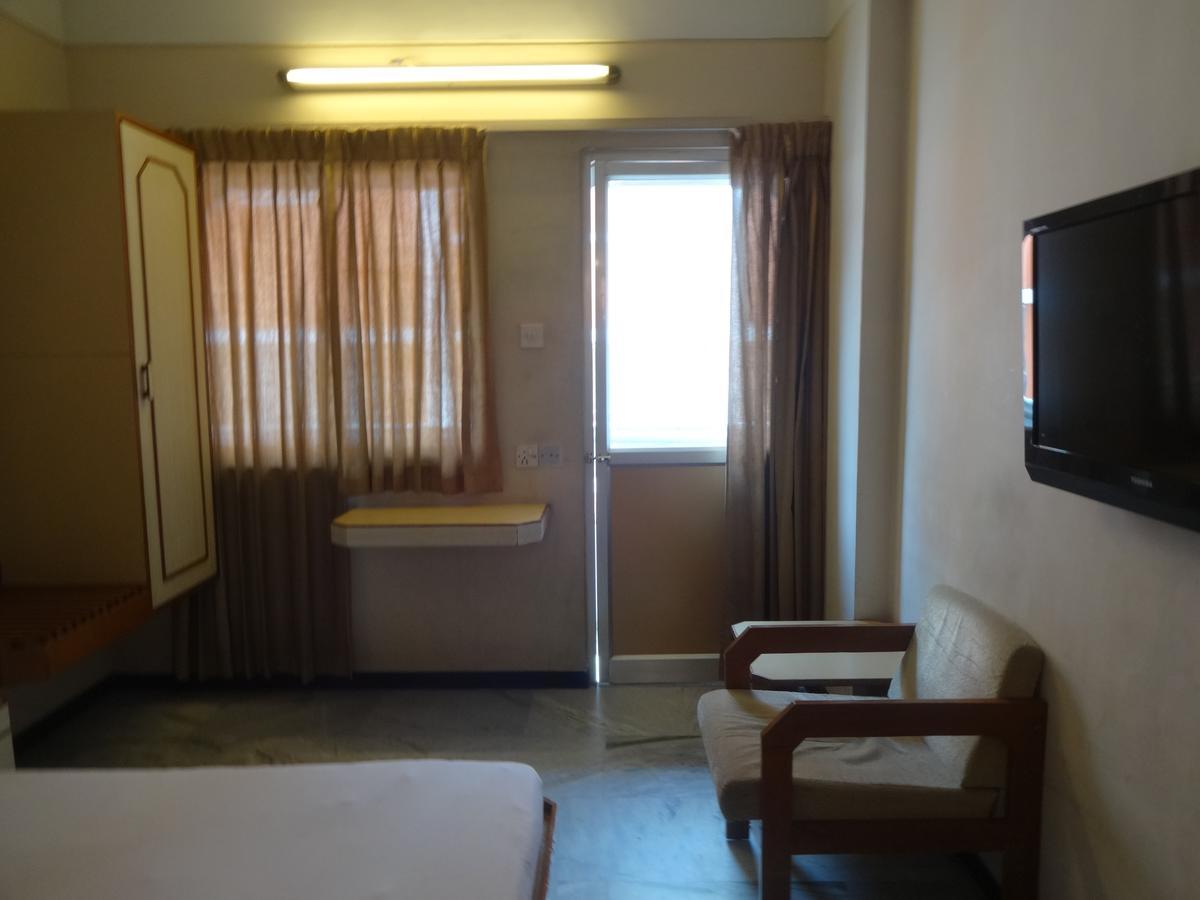 מדוראי Hotel Padmam מראה חיצוני תמונה