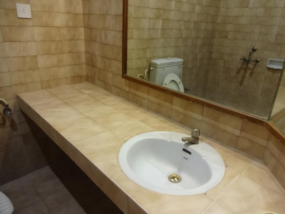 מדוראי Hotel Padmam מראה חיצוני תמונה