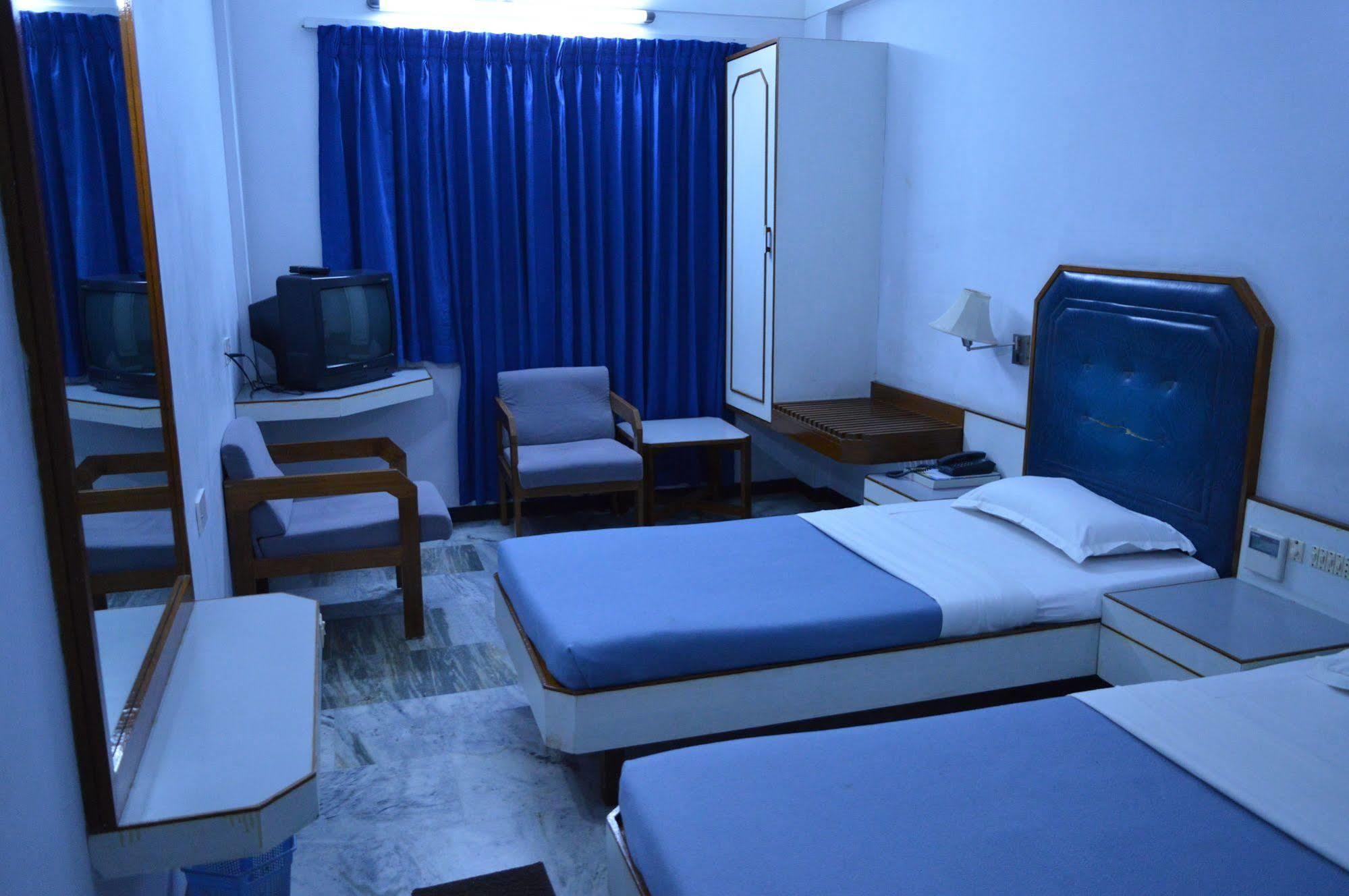 מדוראי Hotel Padmam מראה חיצוני תמונה
