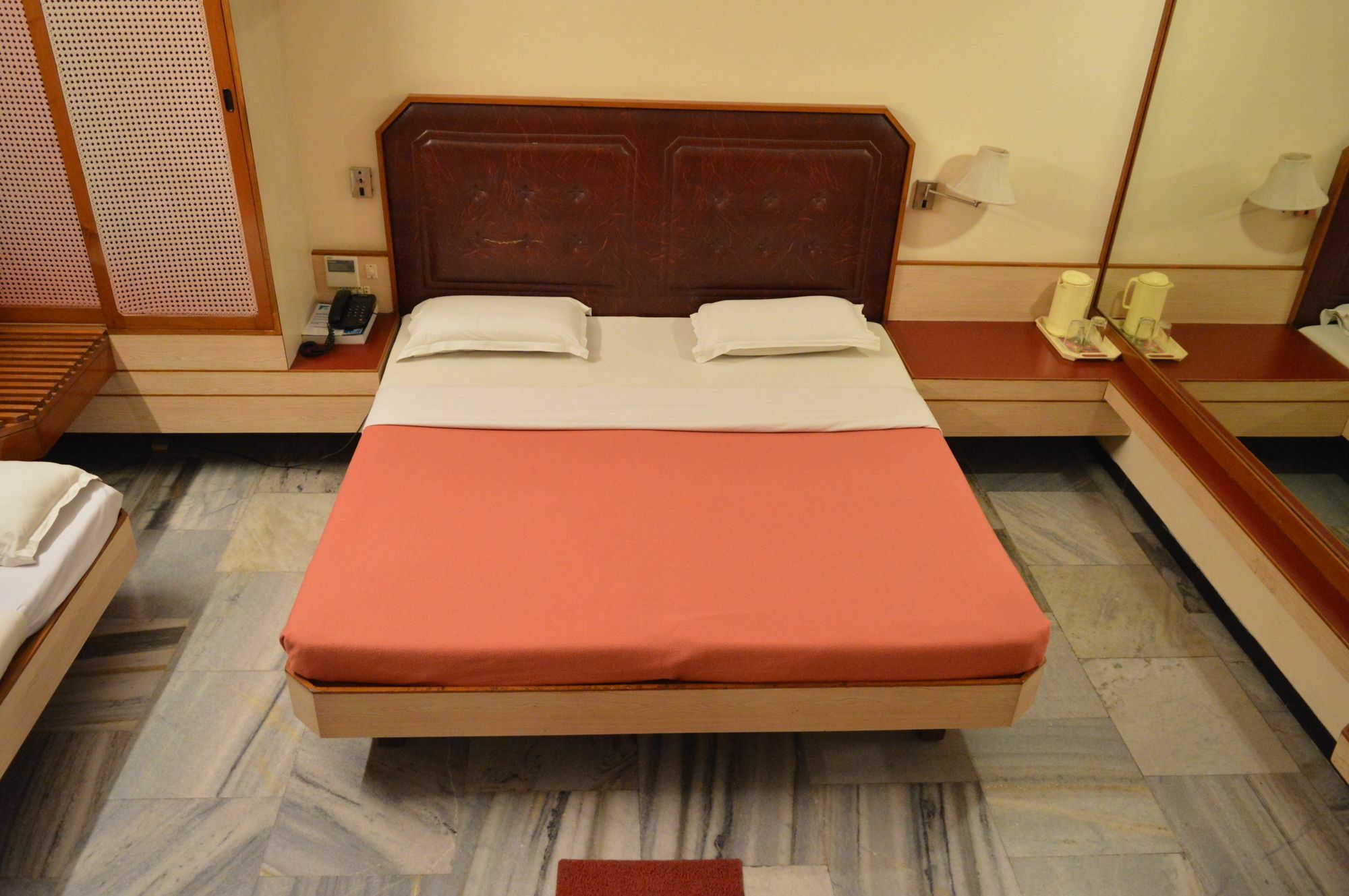 מדוראי Hotel Padmam מראה חיצוני תמונה